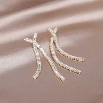 Južná Kórea je nový dizajn a módne šperky, luxusné plný zirkón kríž dlhé náušnice luxusné dámske svadobné party doplnky